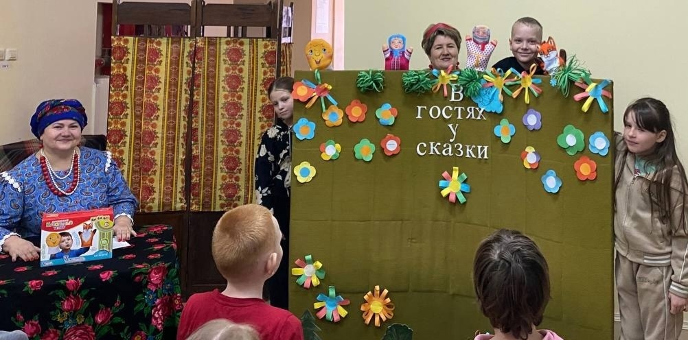 показ русской народной сказки "Колобок"