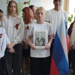 Церемония поднятия флага РФ и «Разговоры о важном»