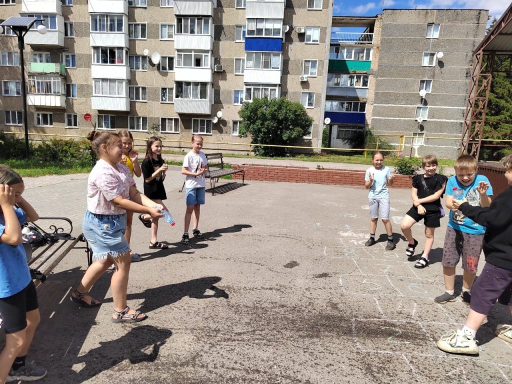 игровая программа "На Ивана на Купала обливай кого попало"