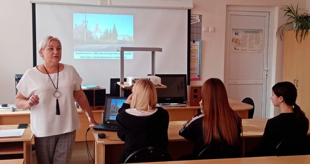 Есть память, которой не будет забвенья...