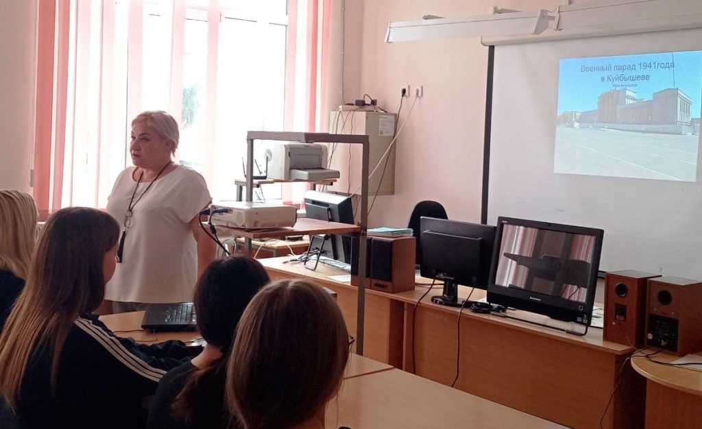 Есть память, которой не будет забвенья...