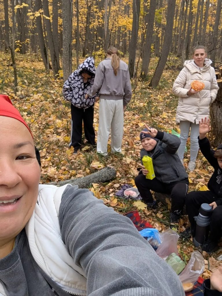 Прогулка в осеннем лесу