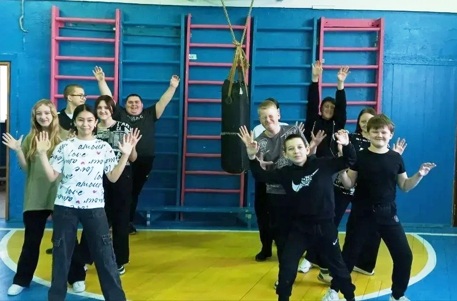 Спортивная игра "Весёлые старты"