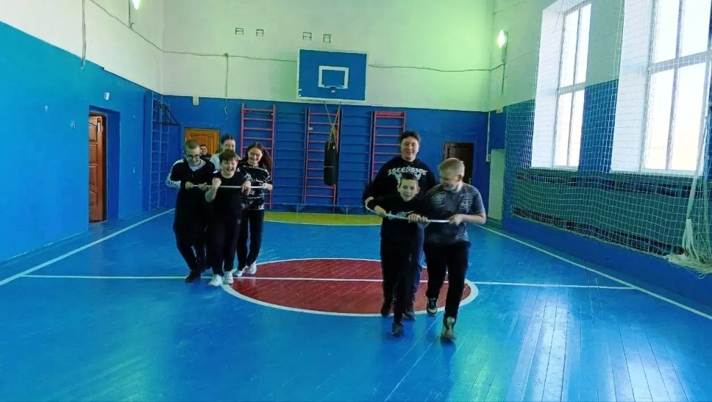 Спортивная игра "Весёлые старты"